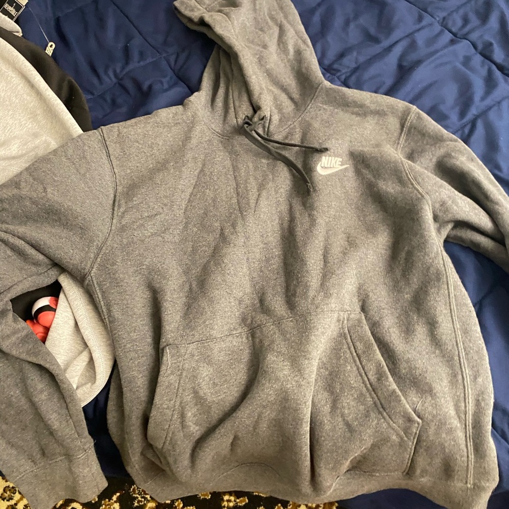 Nike Men's Gray Hoodie